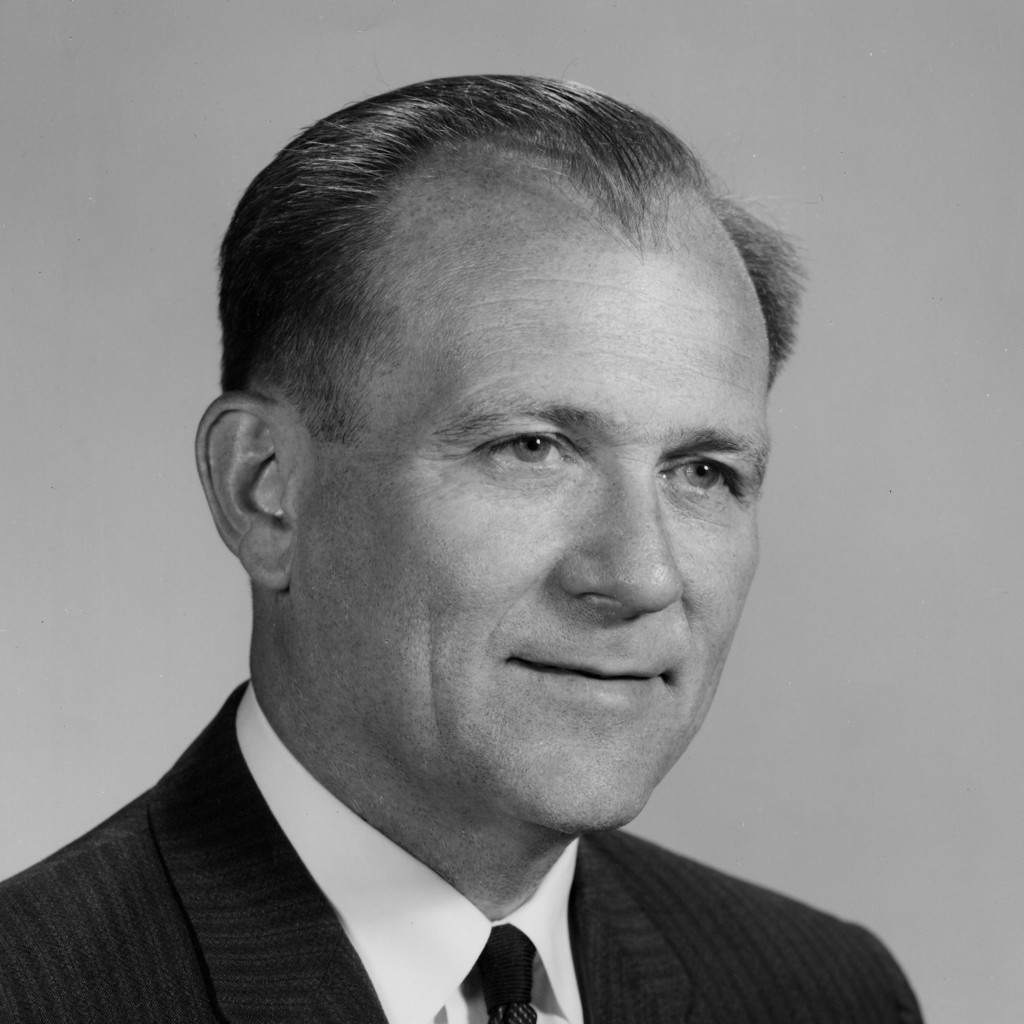 David L MacAdam