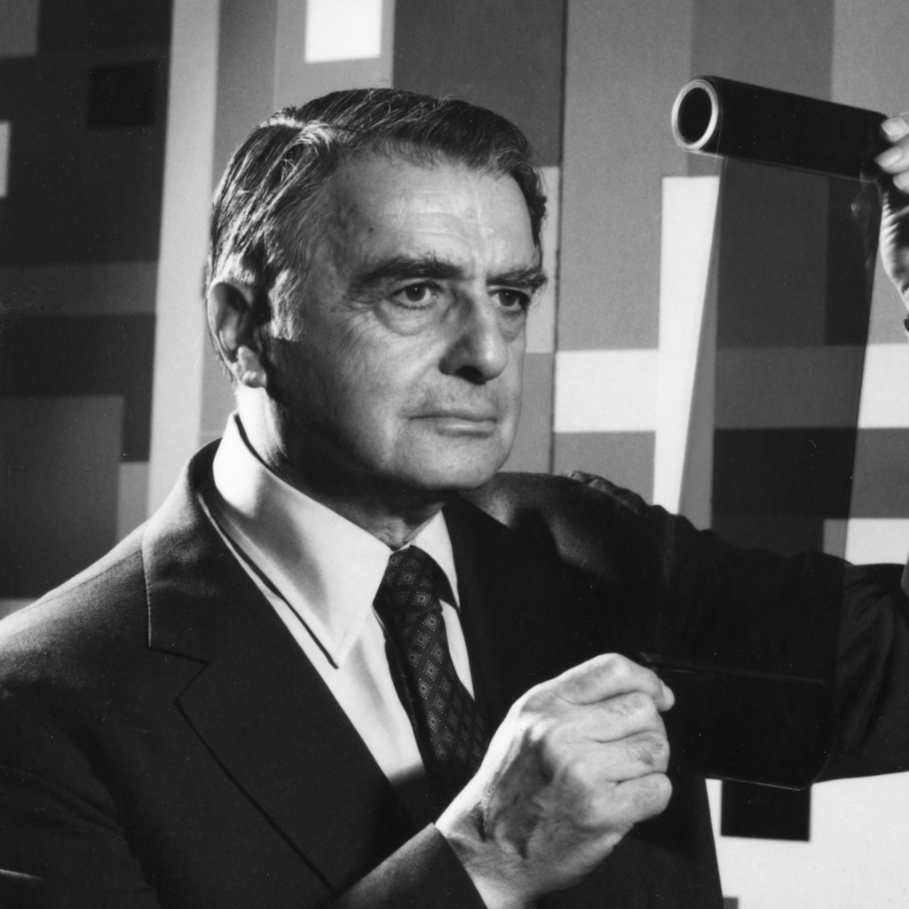 Edwin H Land